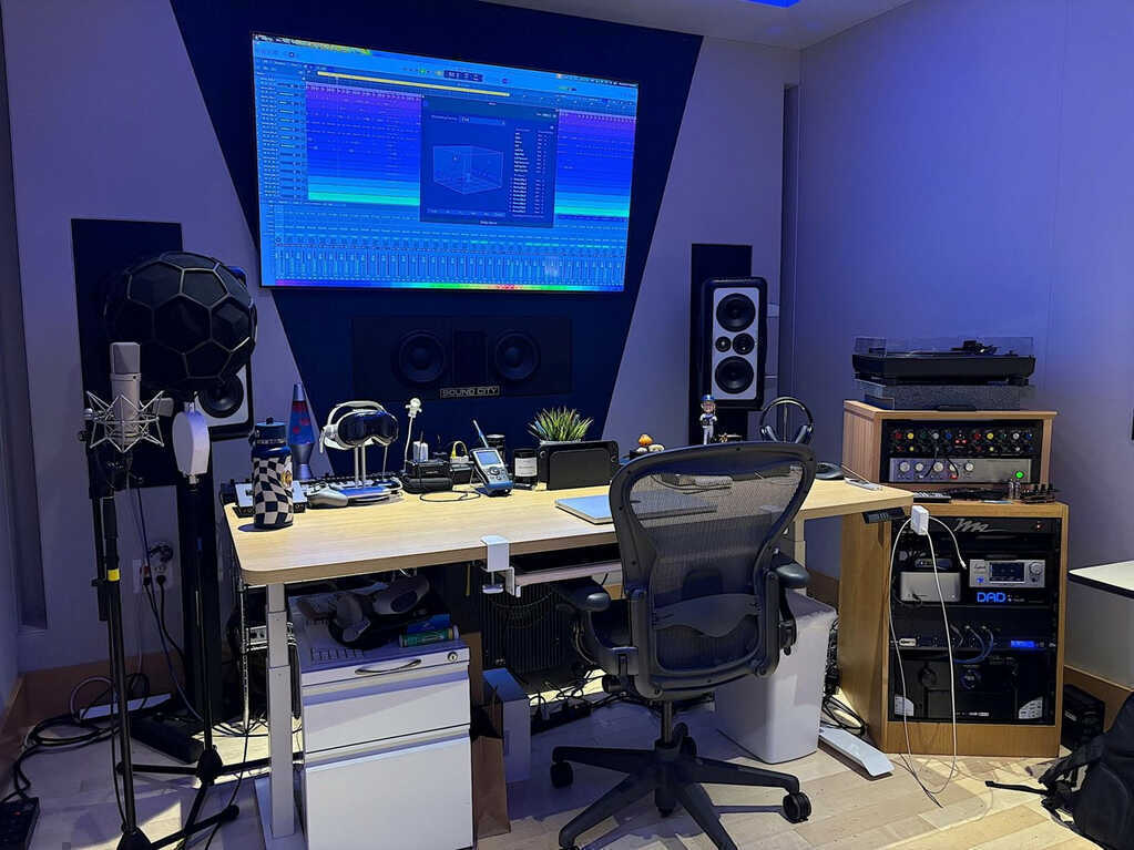 apple airpods studio.jpg