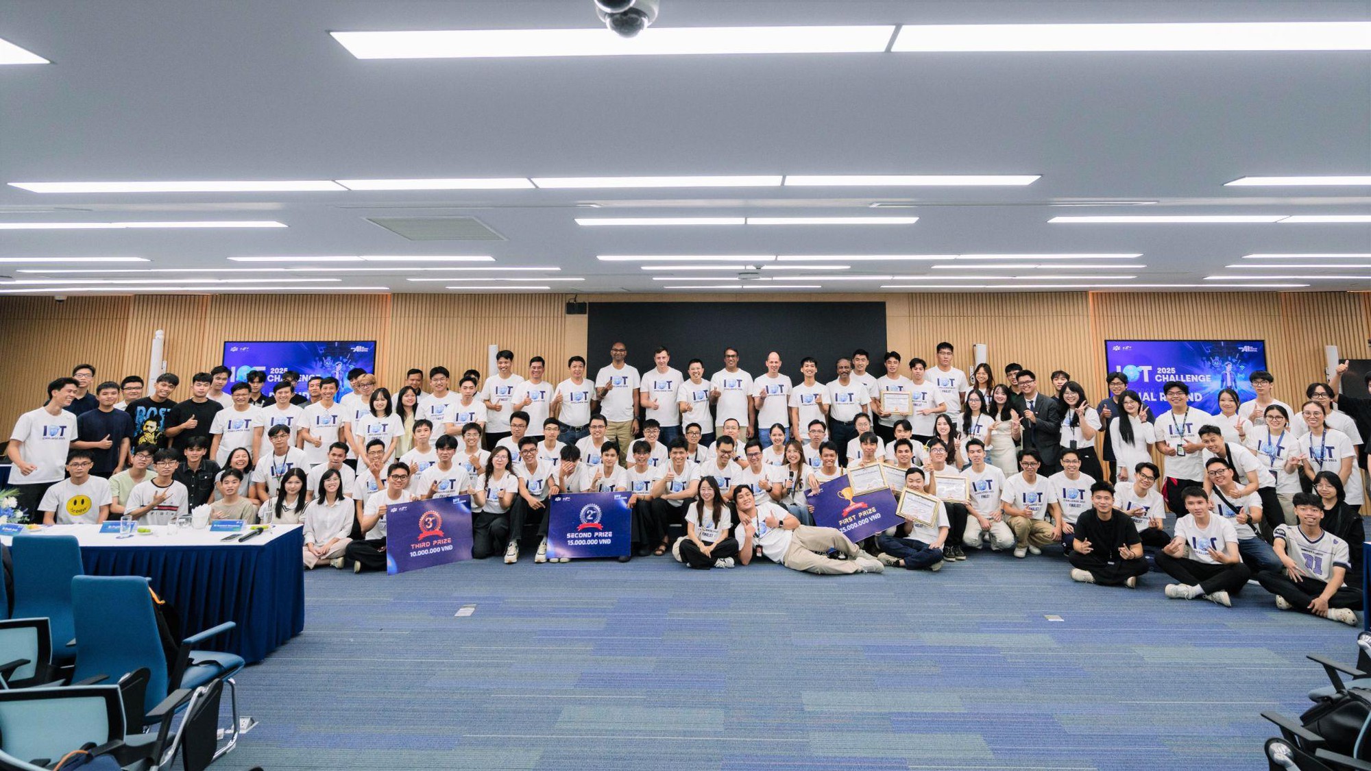Chung kết IOT Challenge 2025: Sinh viên Công nghệ bùng nổ sáng tạo với giải pháp ngành Bán lẻ thông minh- Ảnh 2. Chung kết IOT Challenge 2025: Sinh viên Công nghệ bùng nổ sáng tạo với giải pháp ngành Bán lẻ thông minh- Ảnh 2.