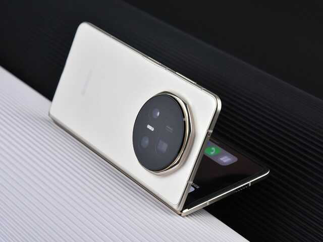 Honor ra mắt điện thoại gập mới vào ngày 10/10, đối đầu cực mạnh với Galaxy Z Fold7