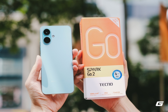 Trên tay điện thoại giá 2 triệu hơn nhưng thiết kế giống iPhone 17, có bán chính hãng