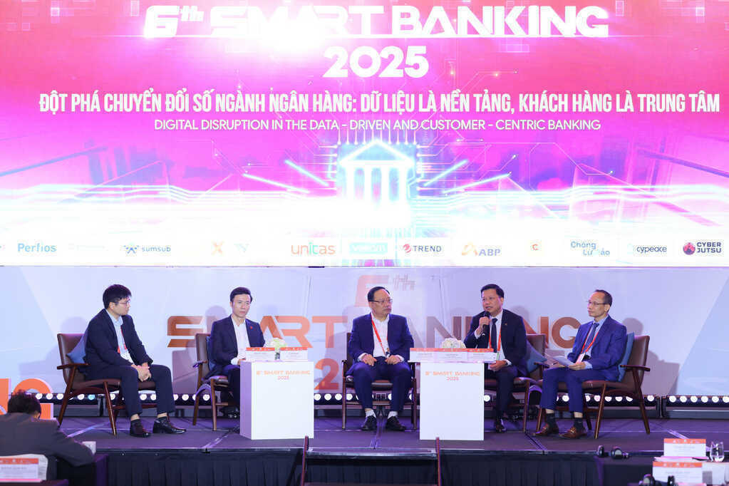 Smart Banking .JPG