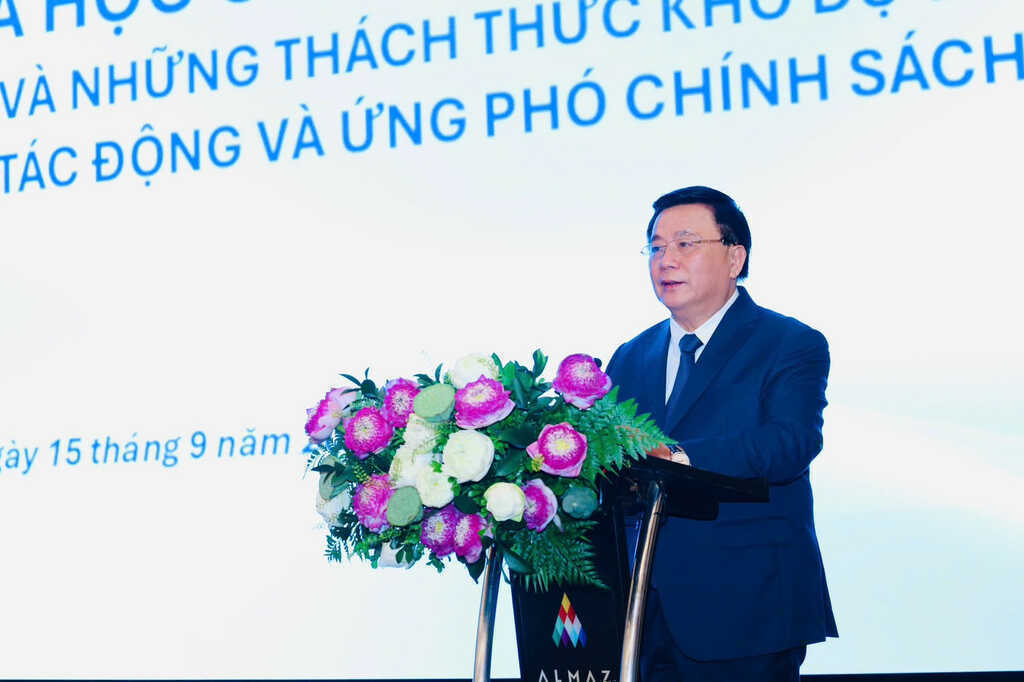 GS.TS Nguyễn Xuân Thắng phát biểu đề dẫn hội thảo.jpg