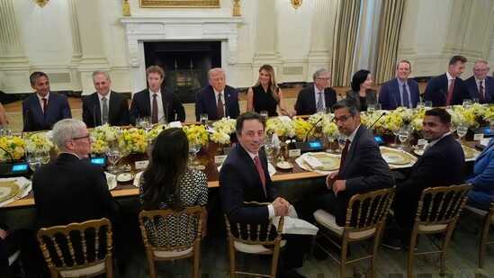 Tổng thống Trump: Mỹ đang dẫn trước Trung Quốc một khoảng cách rất xa về AI