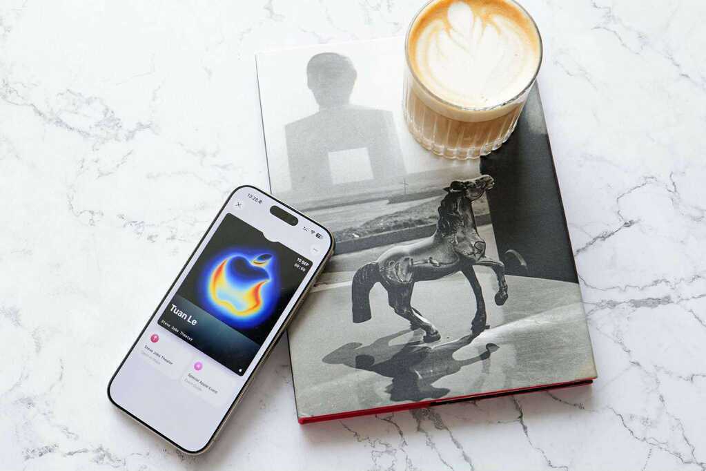 18 năm thư mời iPhone: Từ một lời hẹn "Just the beginning" đến thành hành trình tạo nên những chiếc smartphone mà ai cũng "Sẽ mêêêê"- Ảnh 24. 18 năm thư mời iPhone: Từ một lời hẹn "Just the beginning" đến thành hành trình tạo nên những chiếc smartphone mà ai cũng "Sẽ mêêêê"- Ảnh 24.