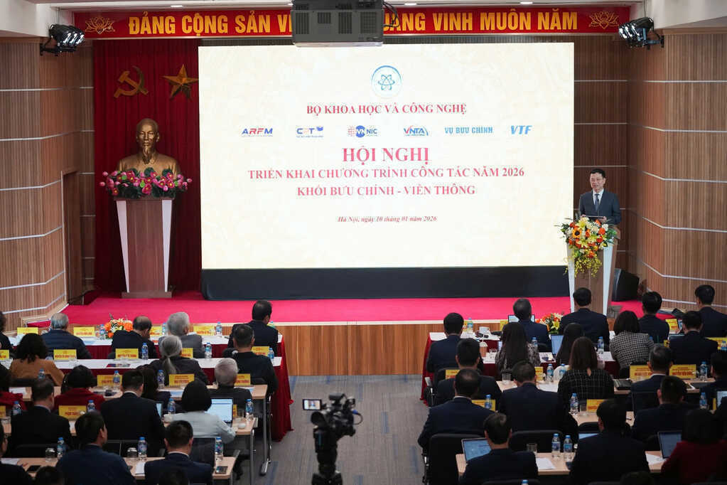 1001 BT Nguyen Manh Hung 2.jpg