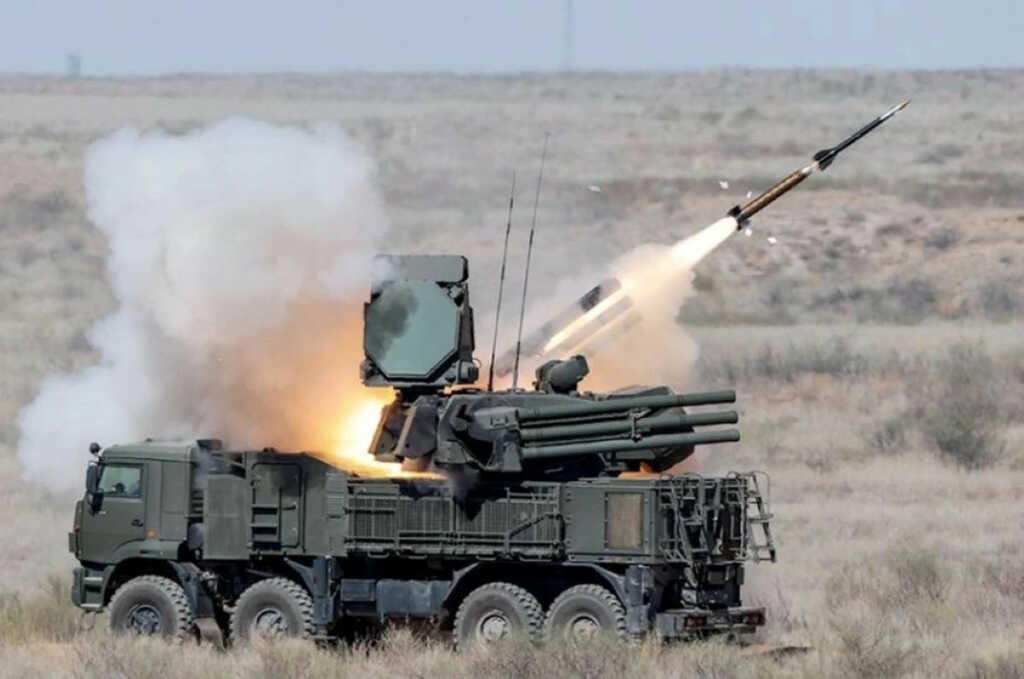 Tên lửa Pantsir S1.jpg