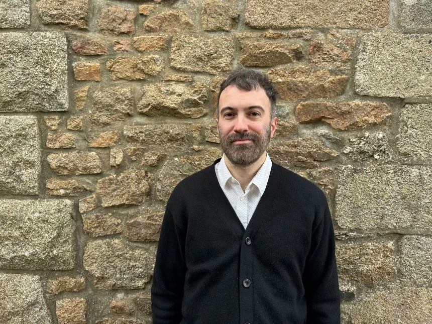 Dịch giả thời AI: Tôi thấy như đang tự đào hố chôn mình