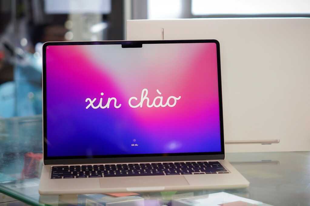 Giá MacBook Air M2 giảm về mức thấp nhất từ khi lên kệ