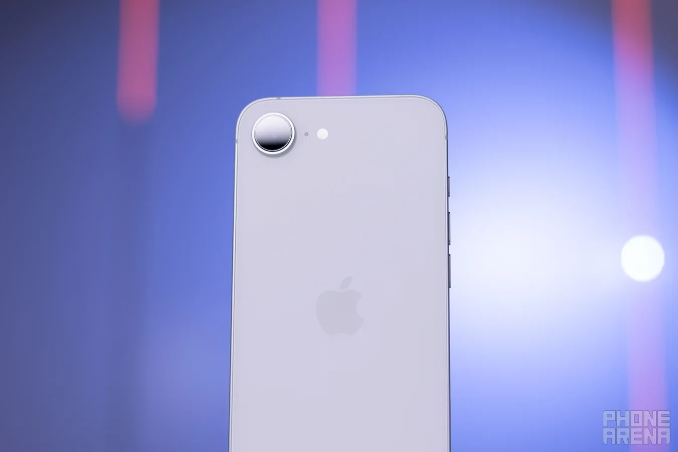 iPhone 16e 3.png