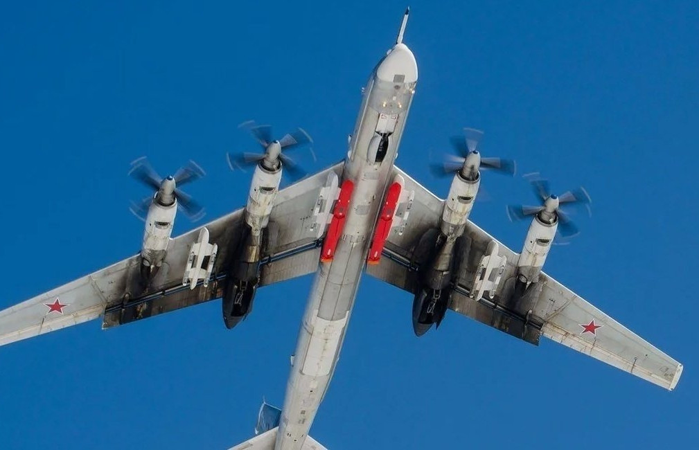 Tên lửa Kh-101 'quái vật' mới đầu đạn 800kg xé toạc mọi thứ, gấp đôi sức mạnh