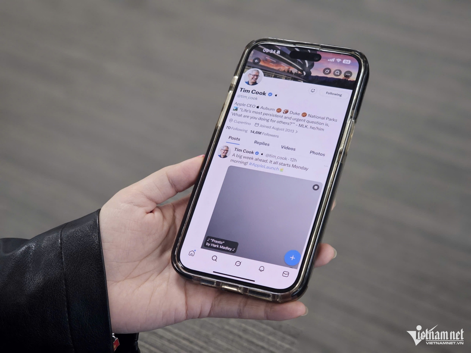 Động thái bất ngờ của Tim Cook