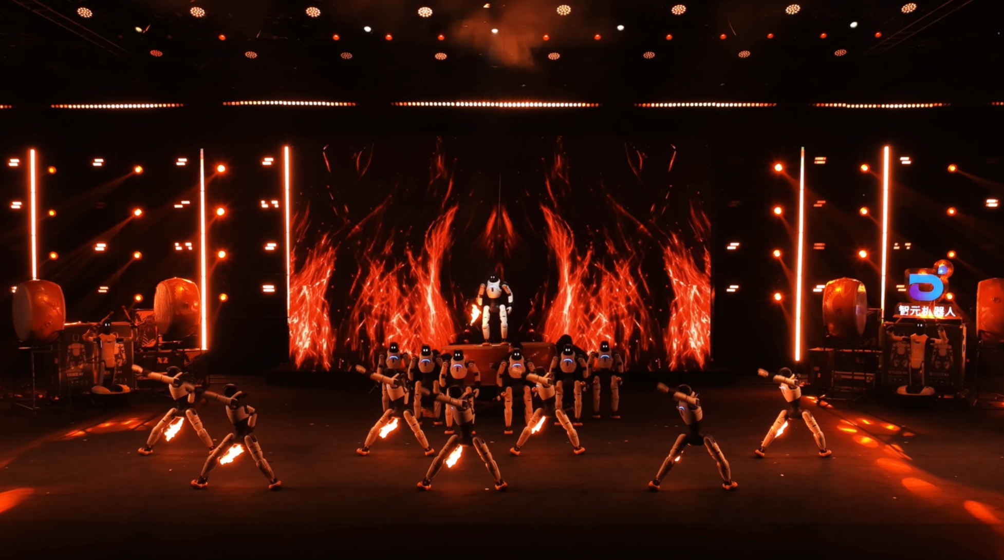 AGIBOT Night 2026: Khi robot hình người lên sân khấu nhảy múa, diễn hài, chiếm trọn spotlight