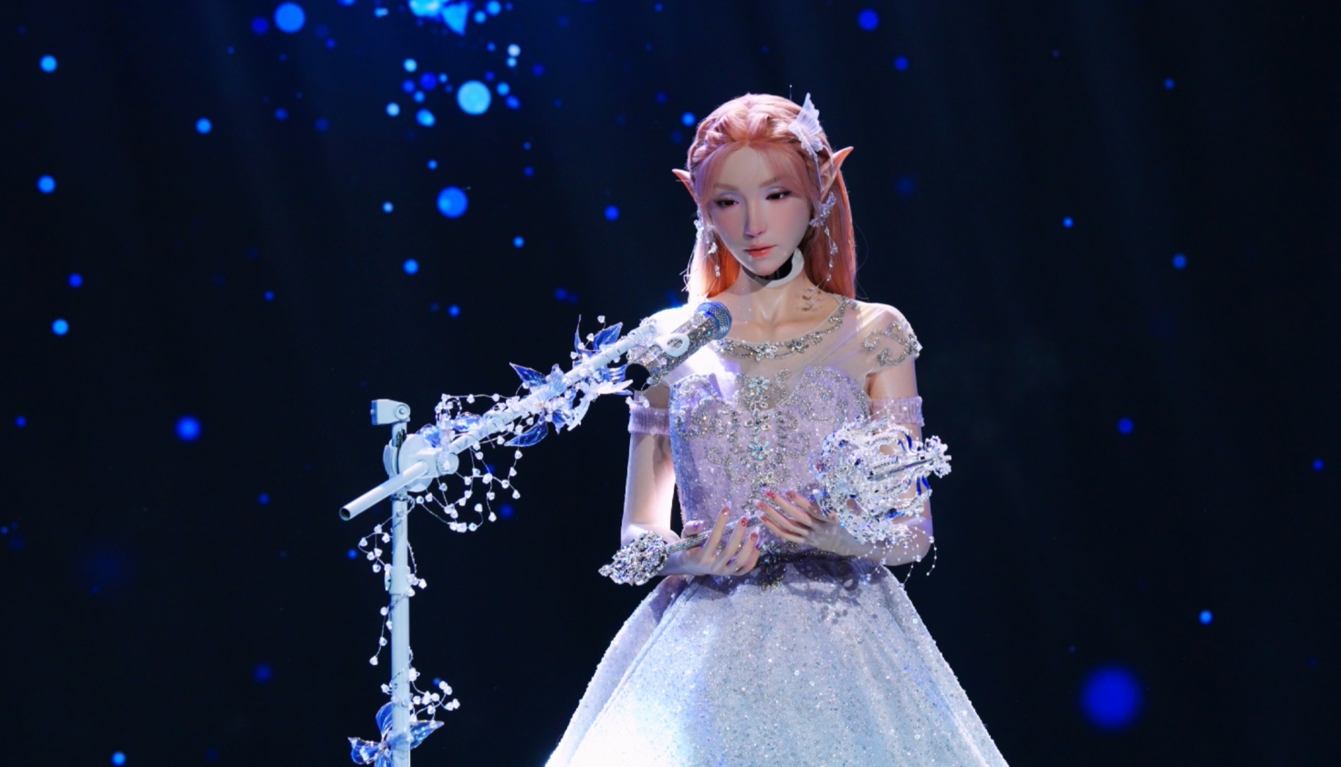 AGIBOT Night 2026: Khi robot hình người lên sân khấu nhảy múa, diễn hài, chiếm trọn spotlight