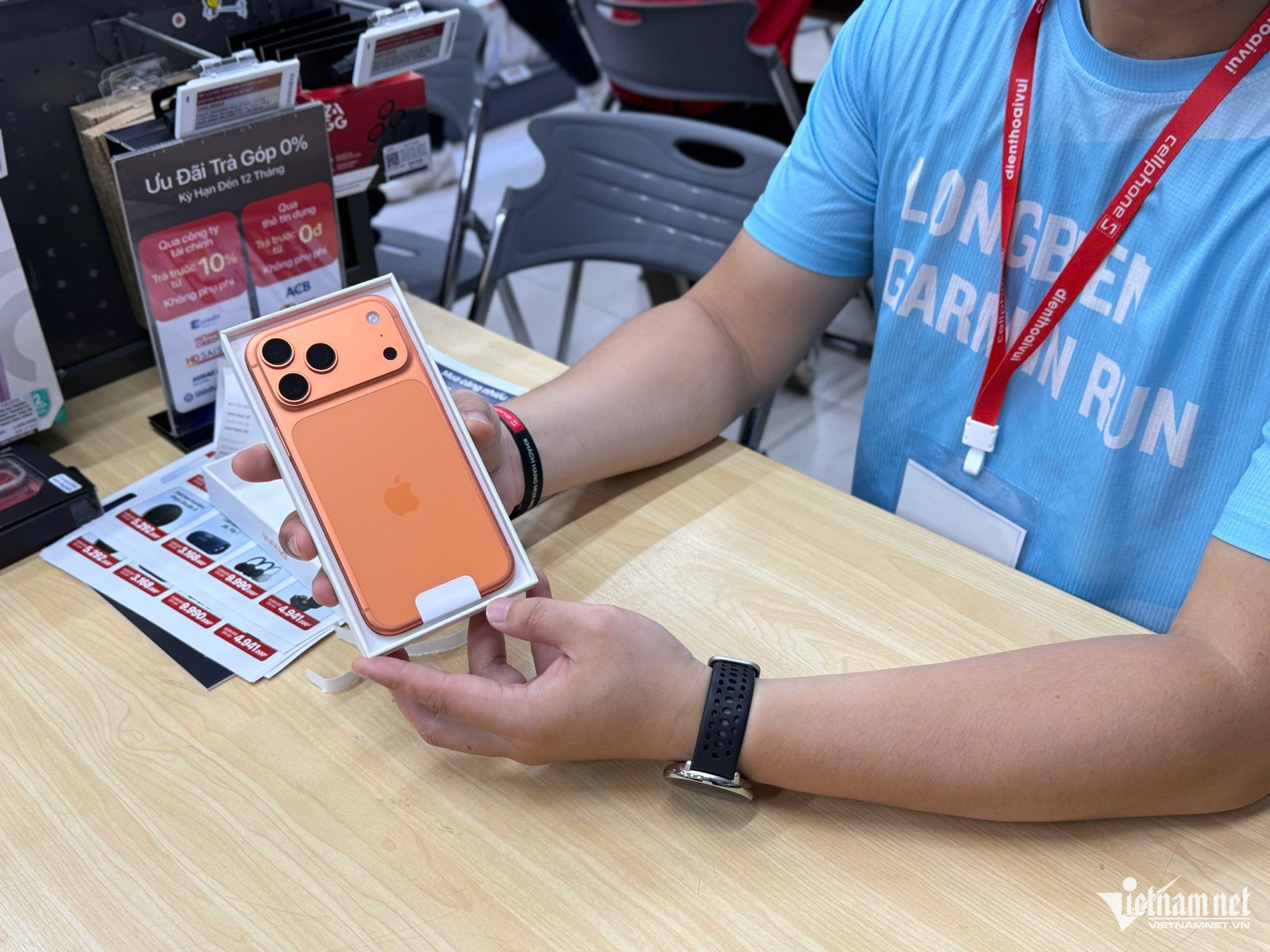 W-iphone 17 dap hop.jpg