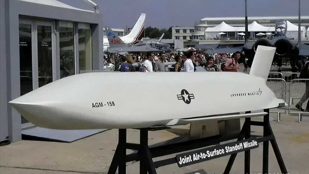 tên lửa AGM 158 JASSM 3.jpg