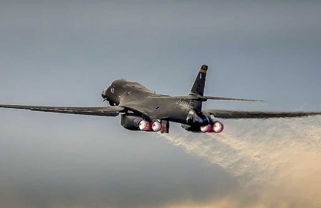 ‘Quái vật bầu trời’ B-1 Lancer công nghệ ECM, tàng hình đỉnh cao, ‘xóa sổ’ mọi mục tiêu