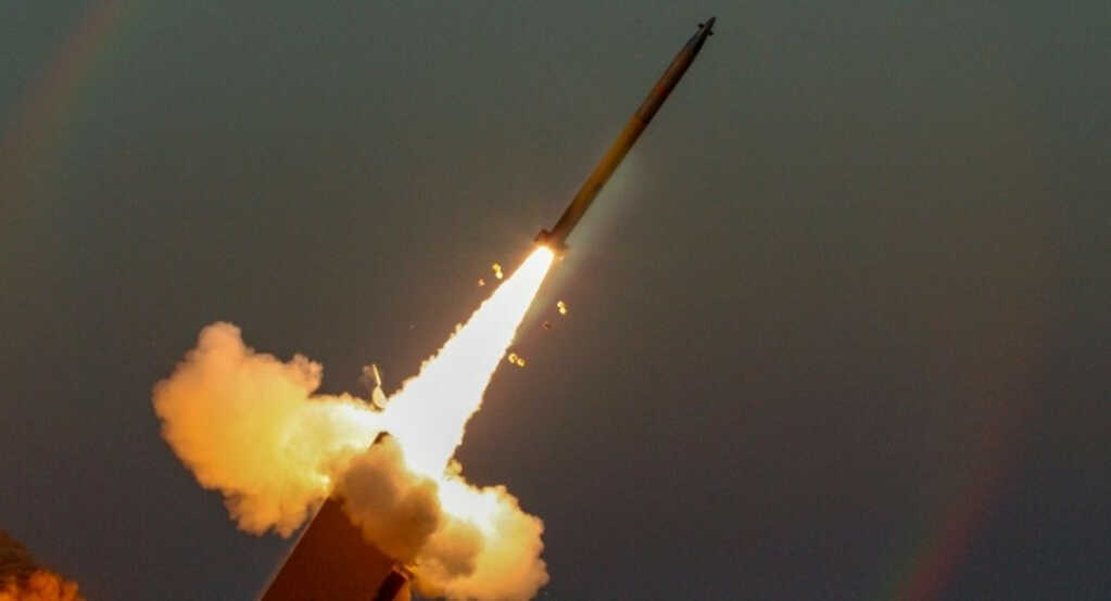 Tên lửa GMLRS Úc 1.jpg