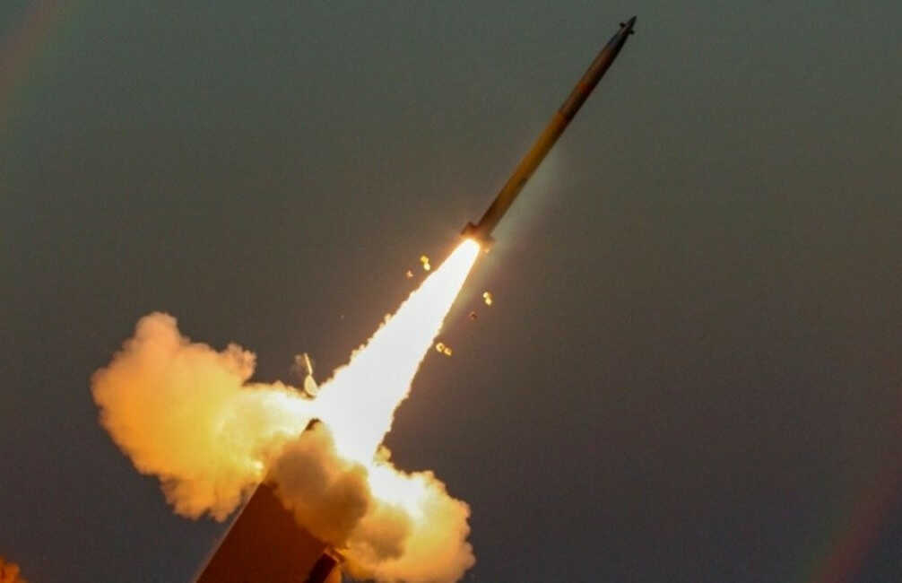 Tên lửa GMLRS chính xác kinh hoàng, thống trị chiến trường, 'thay đổi cuộc chơi'