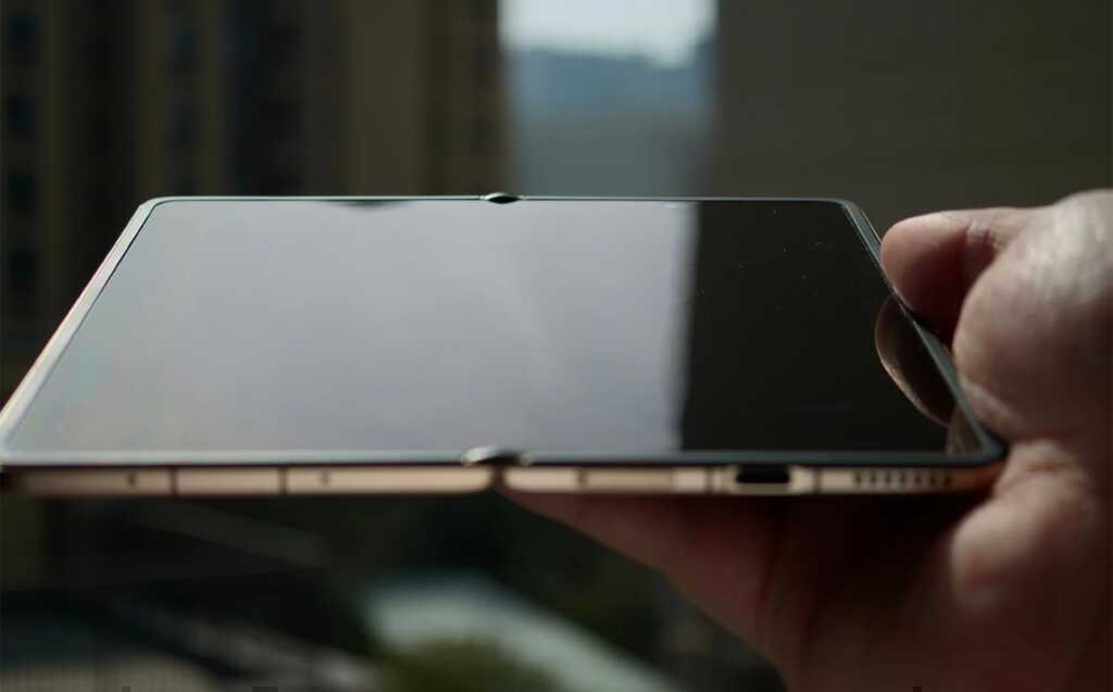 Lý do không dễ để sở hữu smartphone màn hình gập năm nay