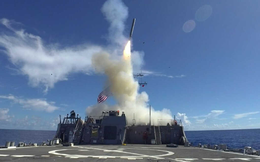 Mỹ-Israel tấn công Iran, tên lửa Tomahawk đen bí ẩn tầm bắn 1.700km tham chiến