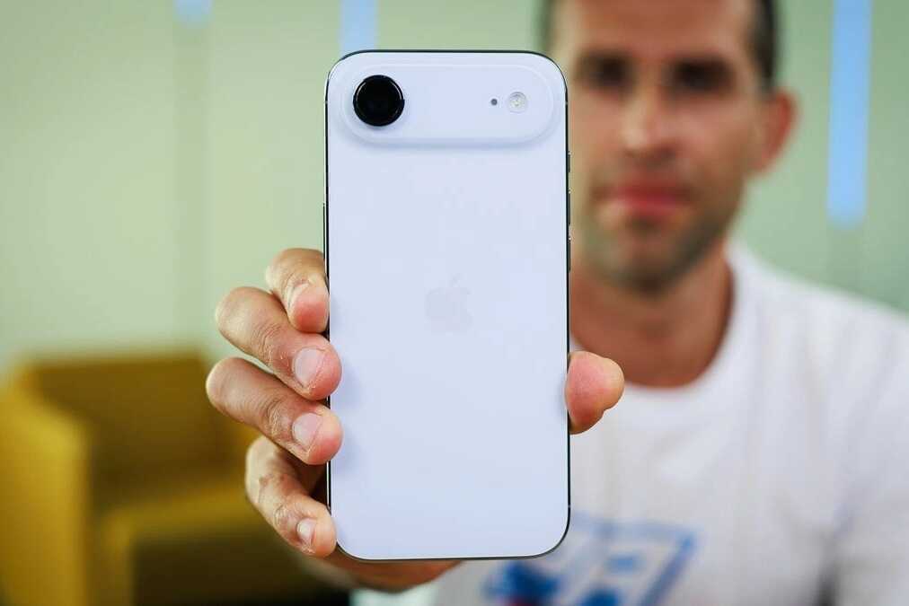 iPhone Air gây bất ngờ