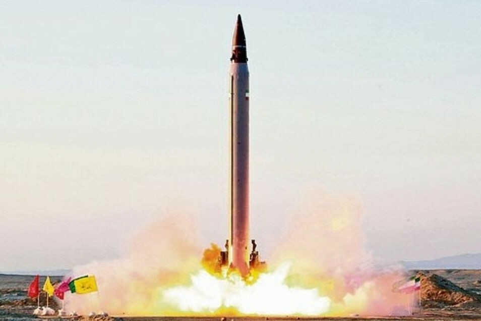 Tên lửa Ghadr Iran tầm bắn 1.950km, ‘cơn ác mộng’ Israel không thể đánh chặn