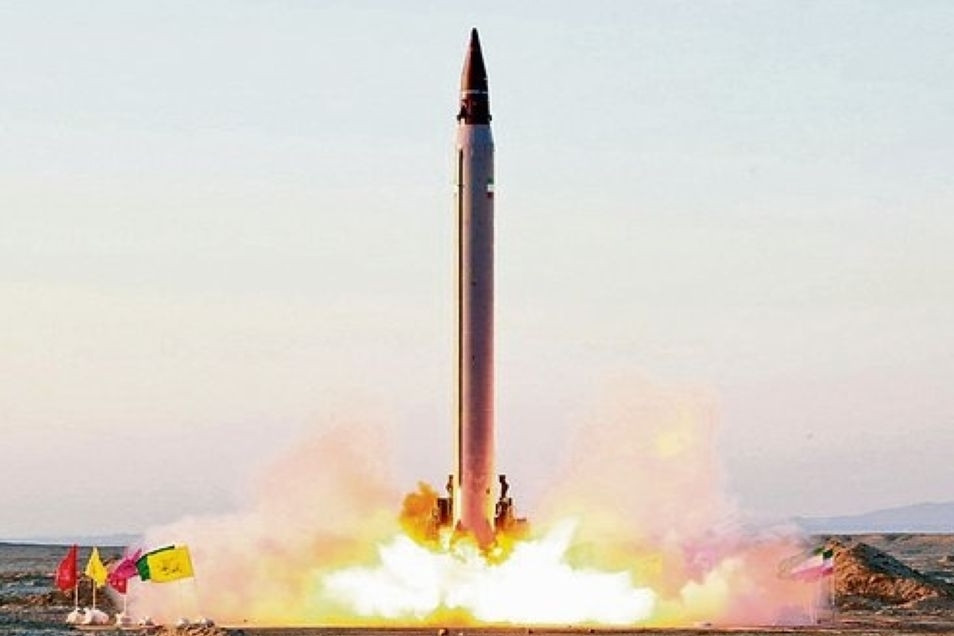 Tên lửa Ghadr Iran tầm bắn 1.950km, ‘cơn ác mộng’ Israel không thể đánh chặn