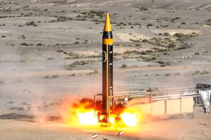 Tên lửa Khorramshahr-4 Iran tầm bắn 2000km, tốc độ Mach 16, gây chấn động Trung Đông