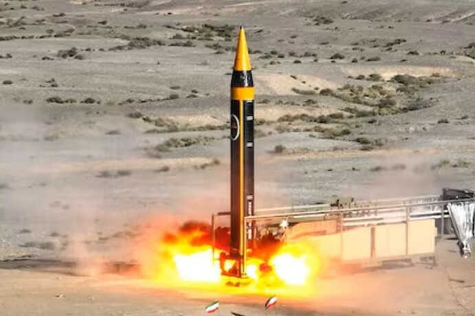 Tên lửa Khorramshahr-4 Iran tầm bắn 2000km, tốc độ Mach 16, gây chấn động Trung Đông