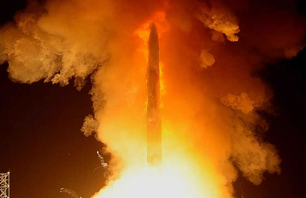 Tên lửa Minuteman III tốc độ Mach 23, công nghệ MIRV: 'Một mũi tên mang nhiều lưỡi hái tử thần'
