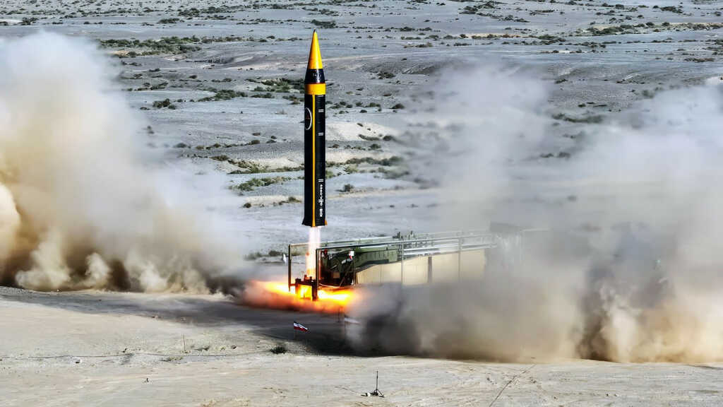tên lửa Etemad Iran 1.jpg