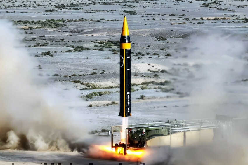 Tên lửa Etemad Iran tầm bắn 1.700km, công nghệ MaRV, ‘kẻ thay đổi cuộc chơi?’
