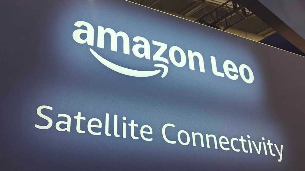 Amazon chi 11,6 tỷ USD mua đối tác vệ tinh của Apple, quyết đấu Starlink