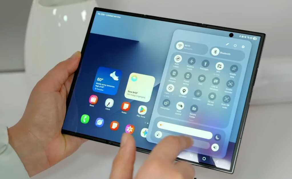 Galaxy Z TriFold 2 sẽ là bản ‘lột xác’ smartphone gập ba