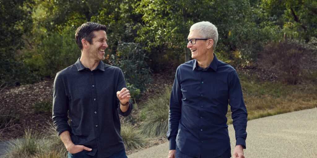 John Ternus: Từ nhà vô địch bơi lội đến ‘ông trùm’ đế chế công nghệ Apple