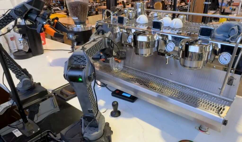 Startup tỷ USD gây chấn động: Robot sở hữu bộ não có thể tự học