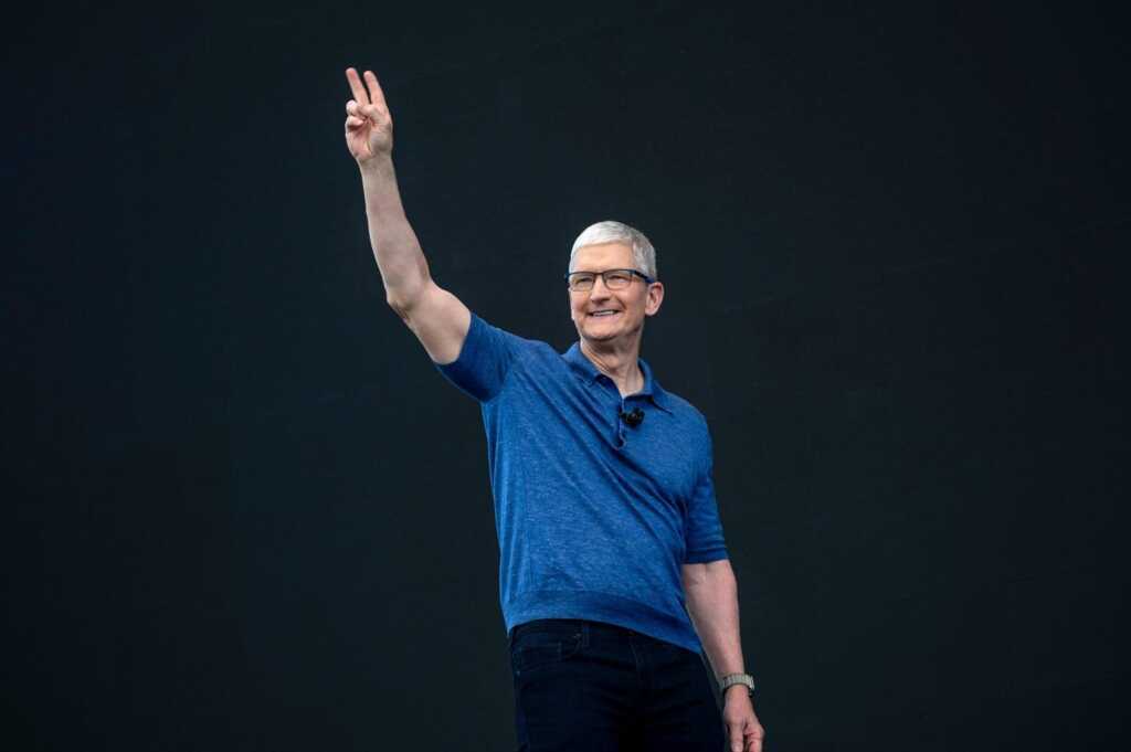 Tim Cook viết ‘tâm thư’ cho nhân viên và người dùng Apple