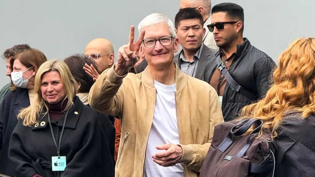 Cách Tim Cook biến Trung Quốc thành 