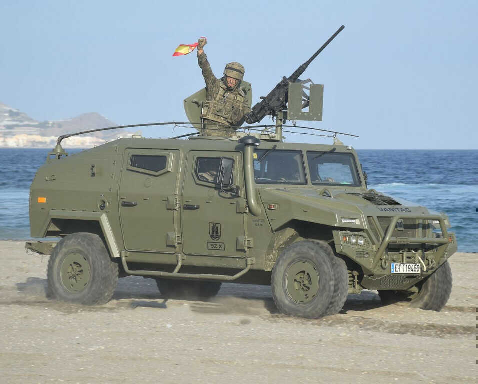 xe bọc thép VAMTAC.jpg