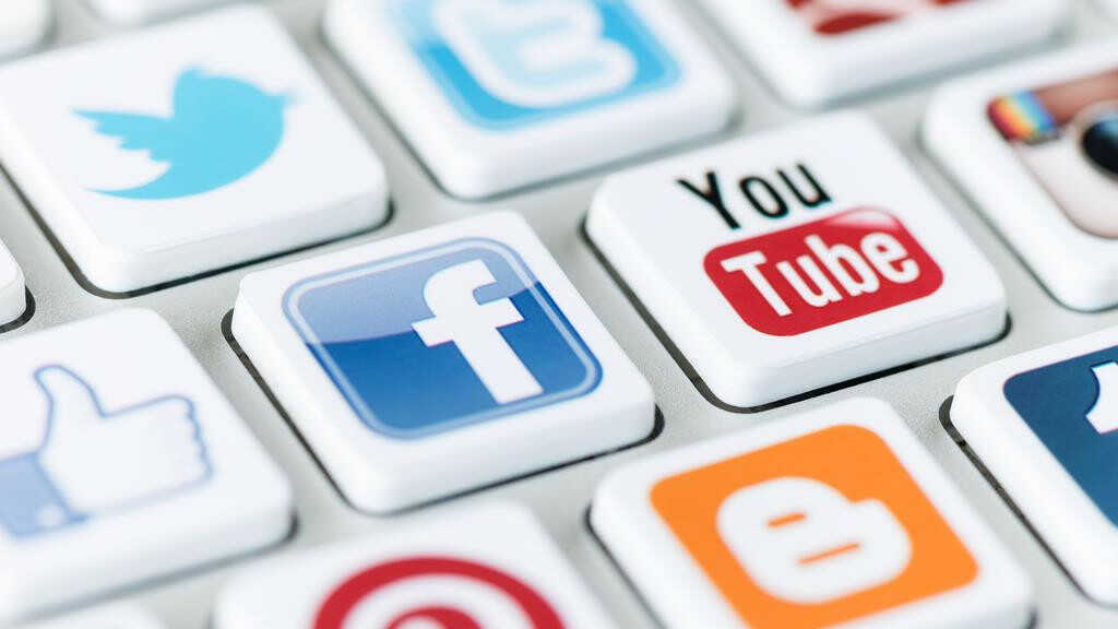 Australia dọa đánh thuế với Meta, Google, TikTok nếu không trả tiền cho báo chí