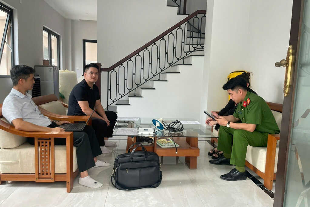 Mua thiết bị kích sóng di động trên Shopee gây nhiễu cho mạng di động