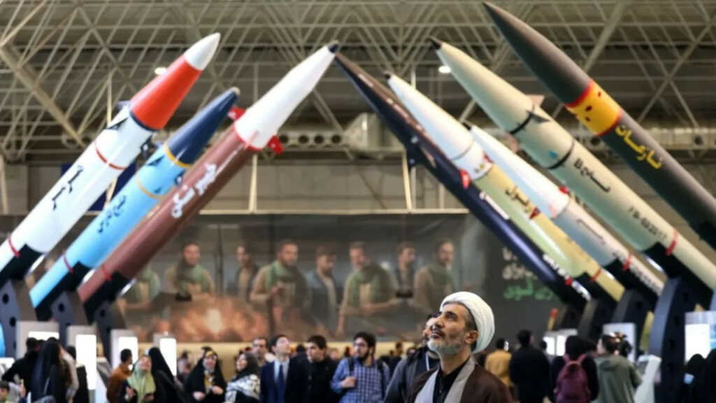 Tên lửa Raad-500 Iran tốc độ Mach 8, công nghệ Composite, mọi lưới phòng không ‘đứng hình’