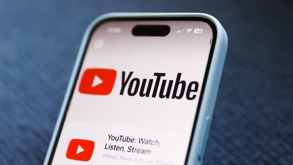 Vì sao Apple bị 3 YouTuber nổi tiếng khởi kiện?