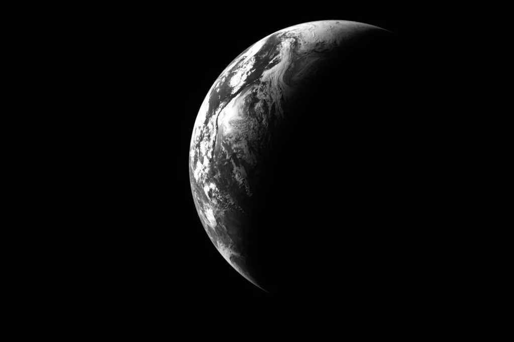 NASA công bố 12.000 bức ảnh từ Artemis II: Những góc nhìn chưa từng có về Trái Đất và Mặt Trăng