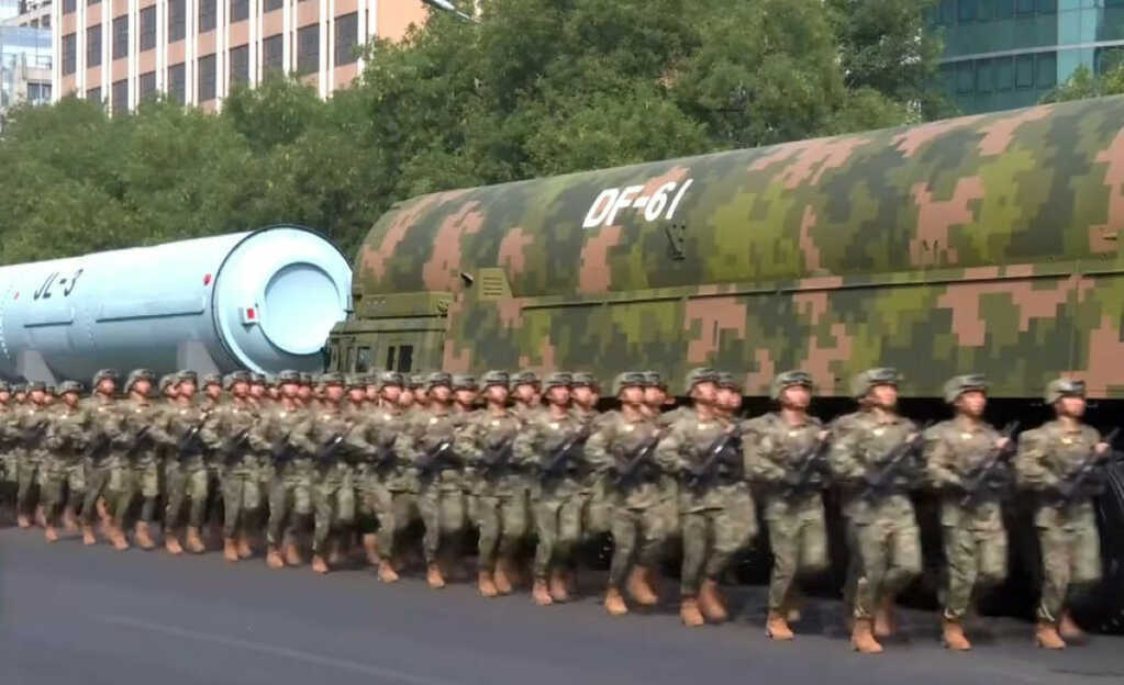 Tên lửa DF 61.jpg