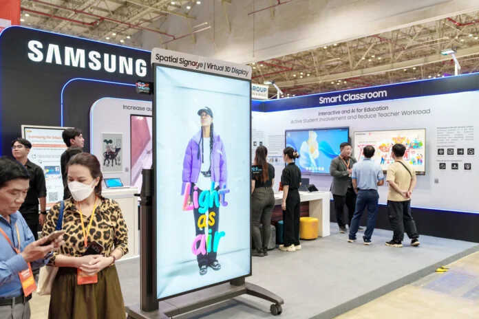 Samsung mang lớp học tương lai đến Education Vietnam 2026 với AI và màn hình 3D không kính
