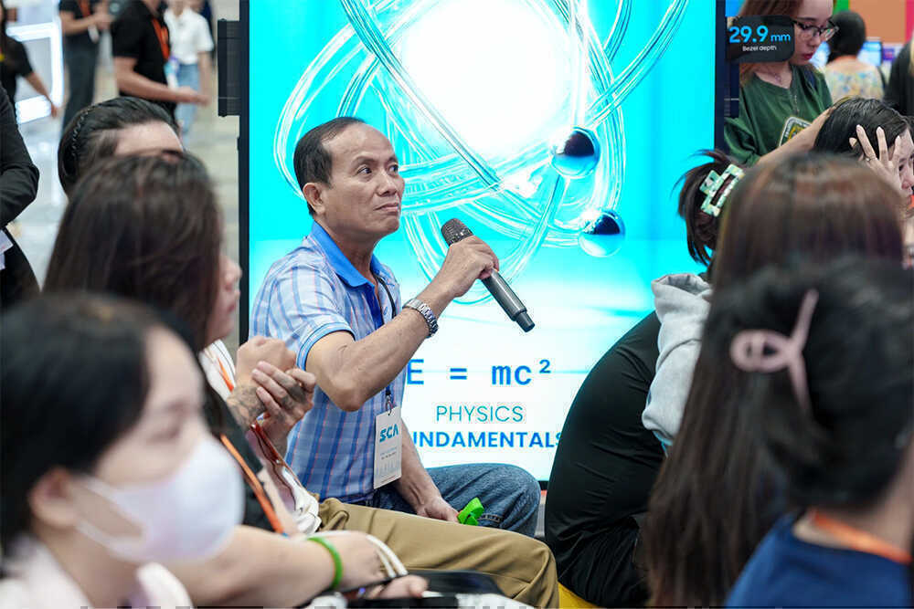 Samsung mang lớp học tương lai đến Education Vietnam 2026 với AI và màn hình 3D không kính