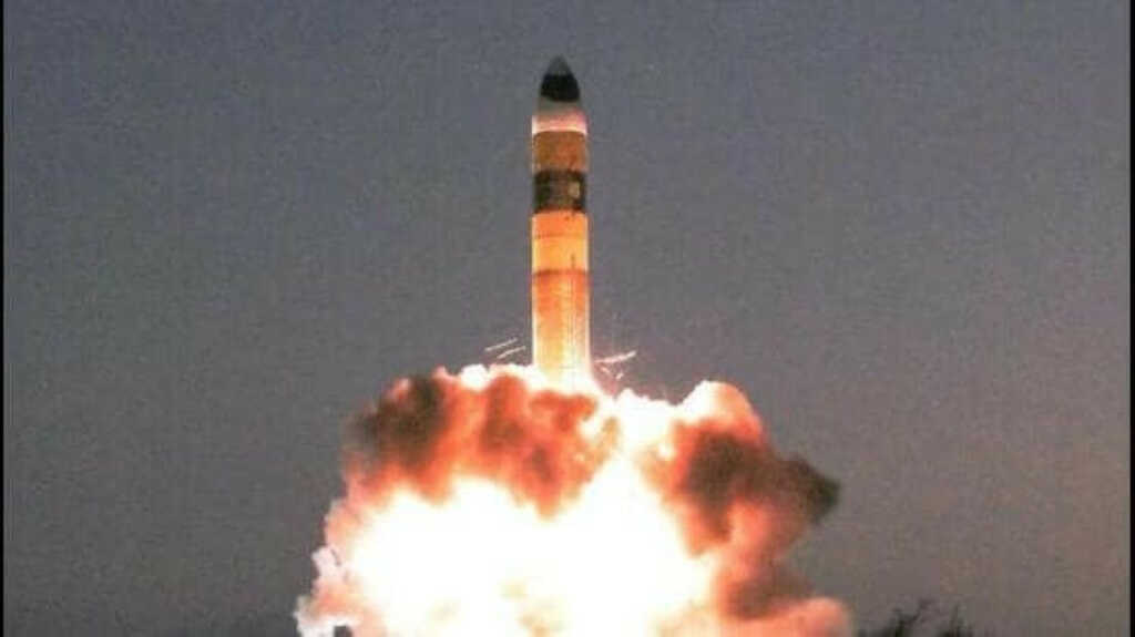 Tên lửa Agni-V tốc độ Mach 24, tầm bắn 8.000km, công nghệ MIRV, ‘bóng ma’ không thể đánh chặn