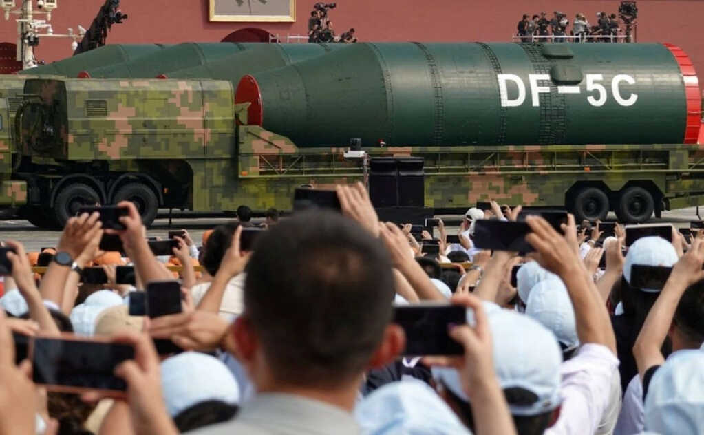 Tên lửa DF-5C tầm bắn 20.000km, 10 đầu đạn MIRV, thay đổi cuộc chơi quân sự toàn cầu