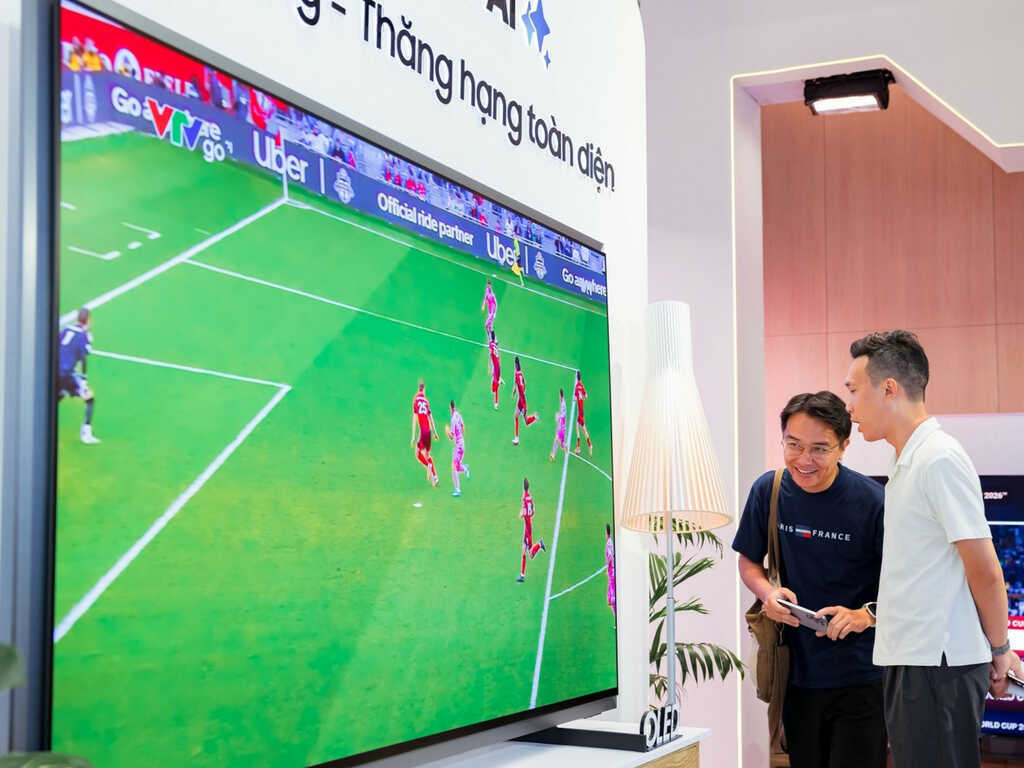Có thể tắt tiếng bình luận viên bóng đá khi xem World Cup 2026 trên AI TV